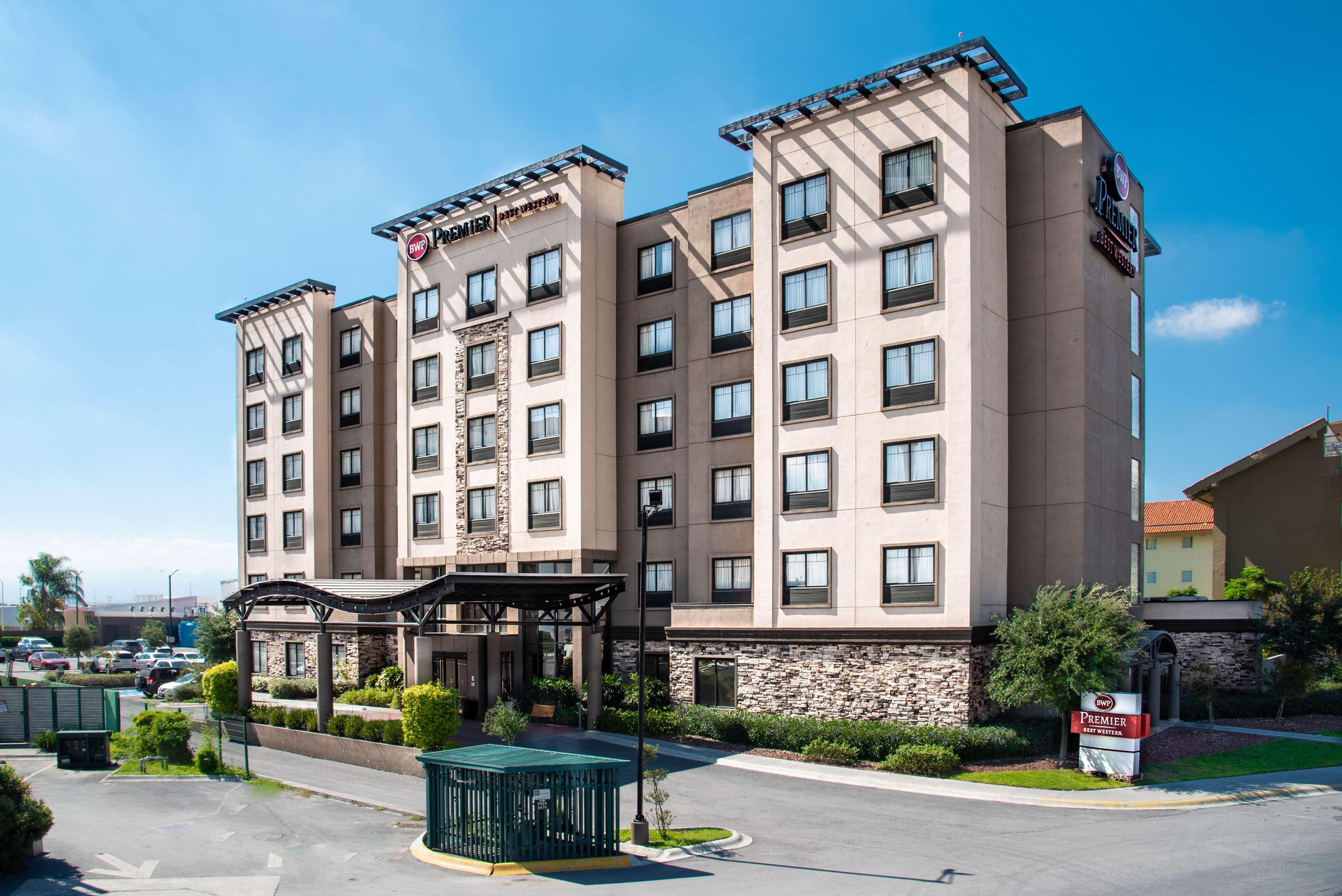 Best Western Premier Monterrey Aeropuerto Apodaca Bagian luar foto The hotel in 2012