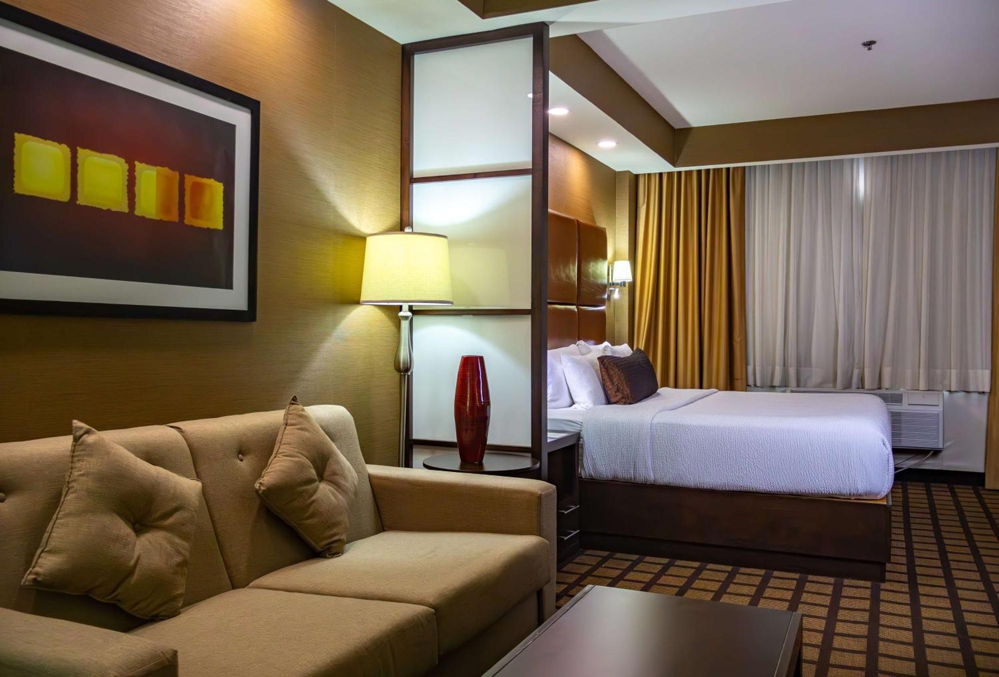 Best Western Premier Monterrey Aeropuerto Apodaca Bagian luar foto A typical hotel room